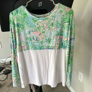 Lilly Pulitzer Finn top in Lilly love palm beach size S
